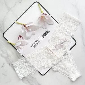 NWOT VICTORIA'S SECRET THE LACIE POSEY LACE THONG PANTY IN COCONUT WHITE